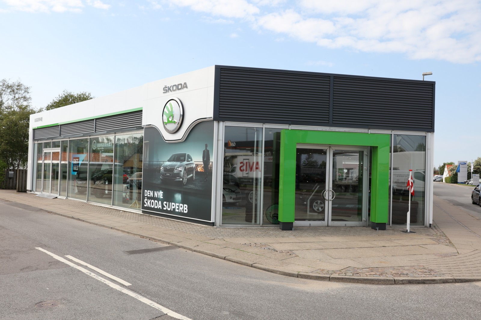 <h1>Skoda Salgslokaler</h1><h4>I mange Skoda salgslokaler i Danmark præsenteres bilerne i LED lys</h4>